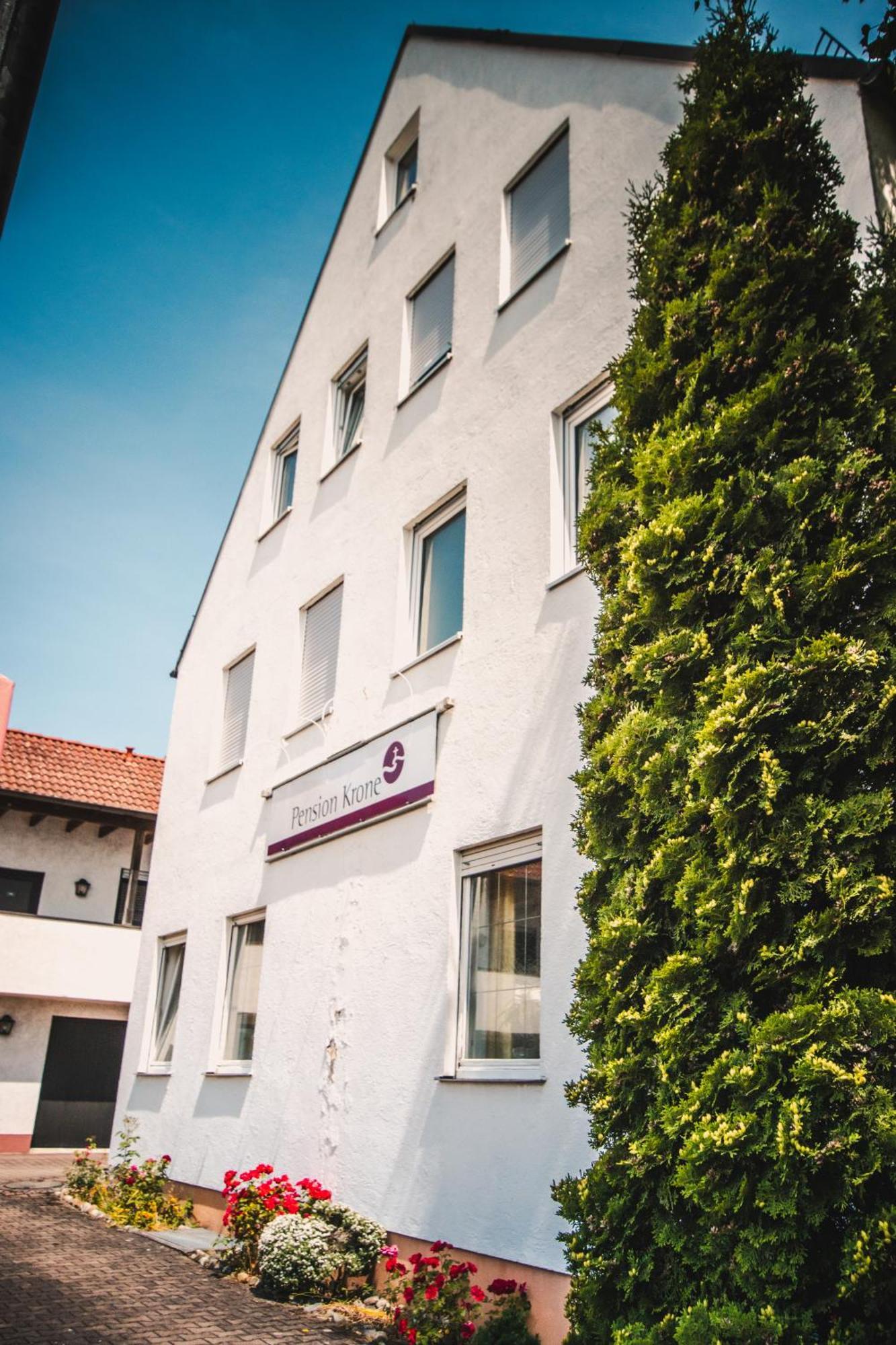 Pension Krone Hotel Schwaebisch Gmuend Exterior photo