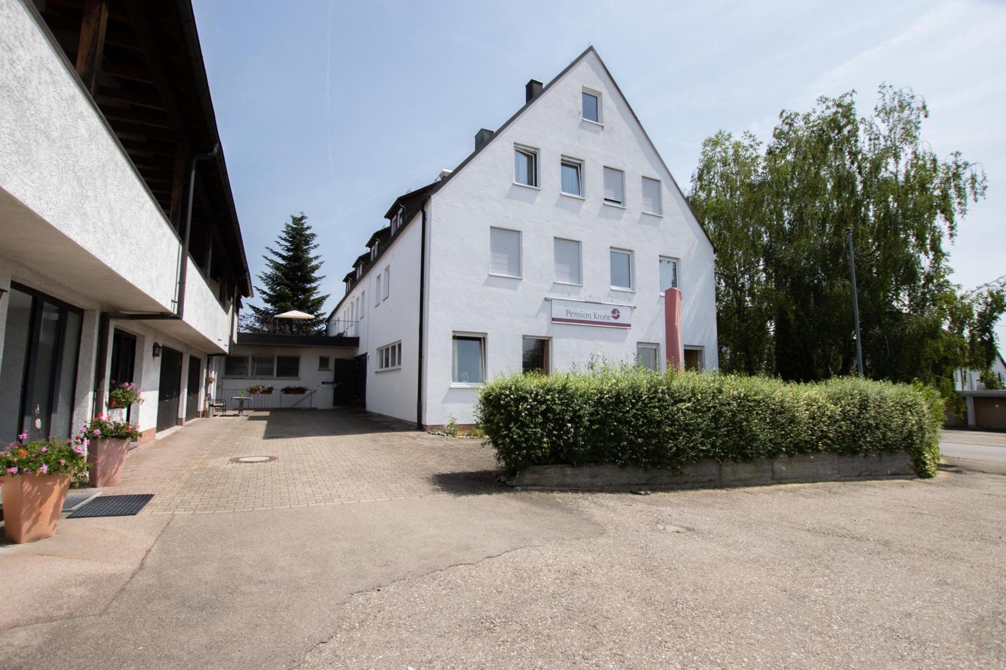 Pension Krone Hotel Schwaebisch Gmuend Exterior photo